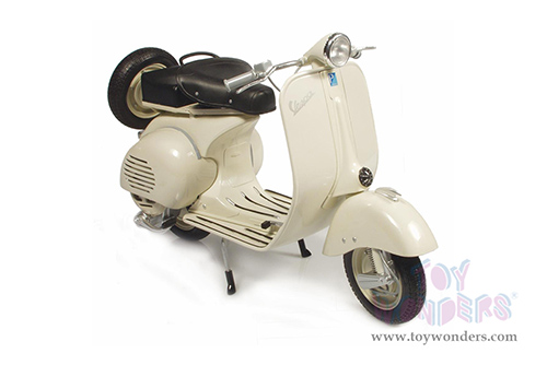 New Ray - Vespa 150 VL 1T Scooter (1955, 1/6 scale diecast model bike, Beige) 49273