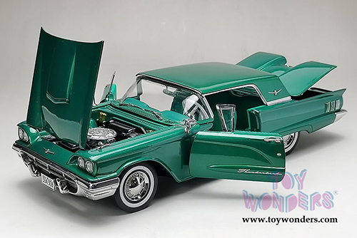 Sun Star USA - Ford Thunderbird Hardtop (1960, 1/18 scale diecast model car, Briarcliffe Green) 4309