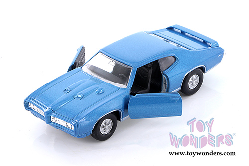 Welly - Pontiac&reg; GTO&reg; Hardtop (1969, 1/34-1/39 Scale diecast model car, Asstd.) 43714D