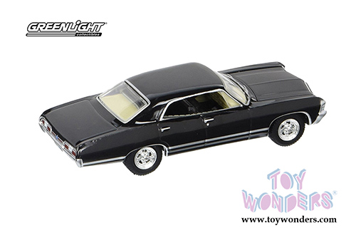 Greenlight Hollywood - Supernatural TV Show Chevrolet&reg; Impala&trade; Sport Sedan (1967, 1/64 scale die cast model car, Black) 44692/48