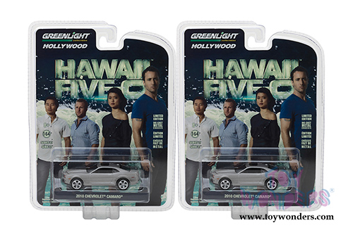Greenlight - Hollywood Series 17 | Hawaii Five-0 Chevrolet&reg; Camaro&reg; (2010, 1/64 scale diecast model car, Gray) 44770F/48