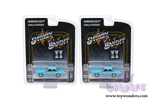 Greenlight - Hollywood Series 23 | Smokey and the Bandit II (1980) Wedding Car Pontiac LeMans (1977, 1/64 scale diecast model car, Blue) 44830B/48
