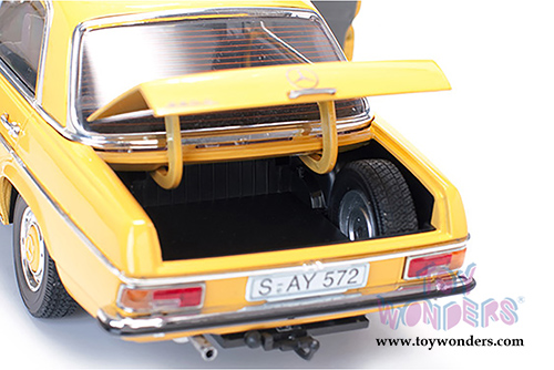 Sun Star Platinum - Mercedes-Benz Strich 8 Saloon (1968, 1/18 scale diecast model car, Sahara Yellow) 4572