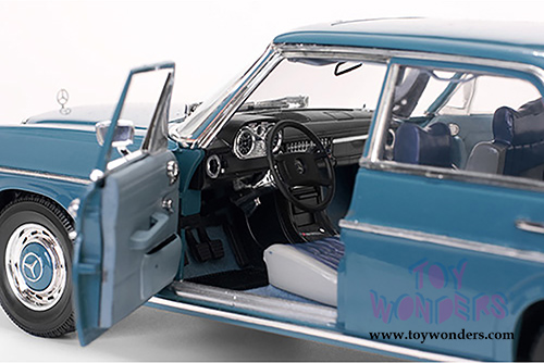 Sun Star Platinum - Mercedes-Benz Strich 8 Saloon (1968, 1/18 scale diecast model car, Light Blue) 4573