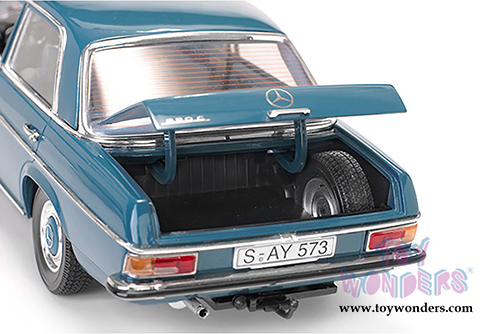 Sun Star Platinum - Mercedes-Benz Strich 8 Saloon (1968, 1/18 scale diecast model car, Light Blue) 4573