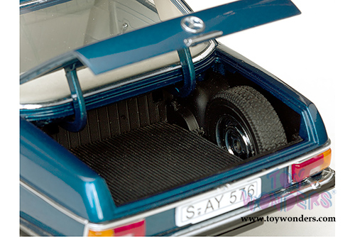 Sun Star Platinum - Mercedes-Benz Strich 8 Coupé (1973, 1/18 scale diecast model car, magnetitblau) 4576