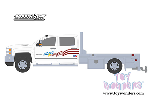 Greenlight - Dually Drivers Series 2 | Chevrolet&reg; Silverado 3500 Dually Flatbed - USA-1 (2018, 1/64 scale diecast model car, White) 46020B/48