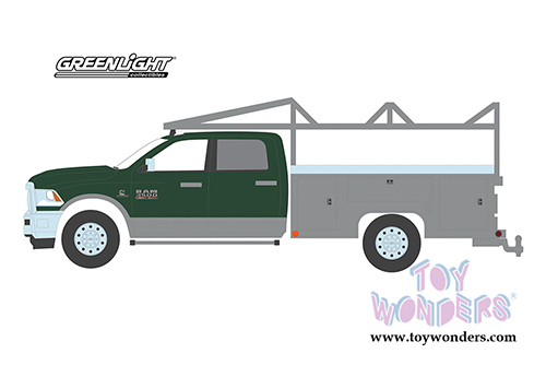 Greenlight - Dually Drivers Series 3 | Dodge Ram 3500 Laramie Dually Service Bed Truck with Ladder Rack (2018, 1/64 scale diecast model car, Green/Gray) 46030C/48