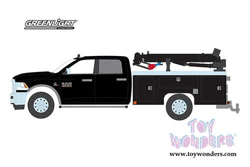 Greenlight - Dually Drivers Series 5 | Ram 3500 Laramie Dually Crane Truck (2018, 1/64 scale diecast model car, Brilliant Black) 46050B/48
