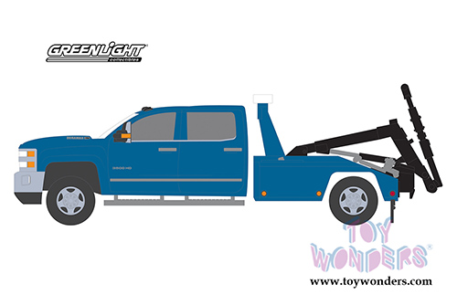 Greenlight - Dually Drivers Series 5 | Chevrolet&reg; Silverado 3500 Dually Wrecker Tow Truck (2018, 1/64 scale diecast model car, Blue) 46050D/48