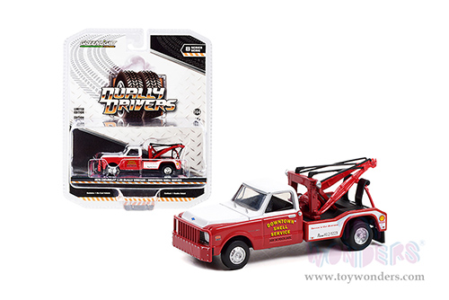 Greenlight - Dually Drivers Series 8 | Chevrolet&reg; C-30 Dually Wrecker Tow Truck (1972, 1/64 scale diecast model car, Red/White) 46080B/48