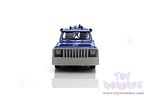 Greenlight - Dually Drivers Series 10 | Chevrolet® C-30 Dually Wrecker Truck - Goodyear Tire Testing Division (1972, 1/64 scale diecast model car, White and Blue with Yellow Stripes) 46100B/48