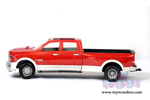 Tomy ERTL Big Farm - Case IH Ram 3500 Pickup Truck in Red with Gooseneck Trailer and Scout XL Diesel UTV (1/16 scale sturdy plastic model car, Red) 46456