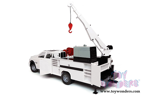 Tomy ERTL Big Farm - Ram 3500 Service Truck (1/16 scale sturdy plastic model car, White) 46488