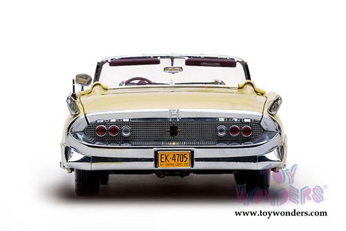 Sun Star Platinum - Lincoln Continental MK III Open Convertible (1958, 1/18 scale diecast model car, Champagne) 4705