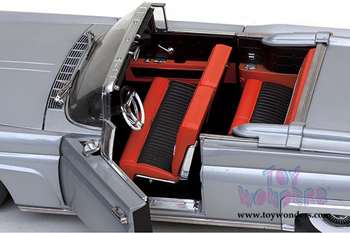 Sun Star Platinum - Lincoln Continental MK III Open Convertible (1958, 1/18 scale diecast model car, Silver Gray) 4706