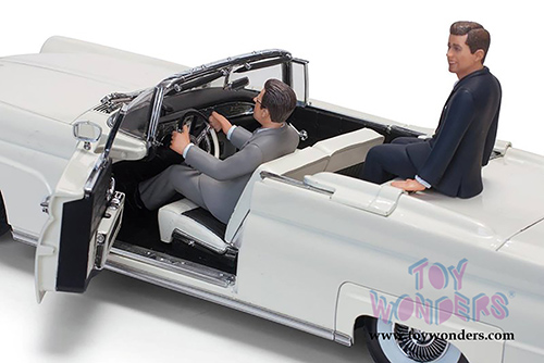 Sun Star - Lincoln Continental MKIII Open Convertible with John F. Kennedy and Driver Figures (1958, 1/18 scale diecast model car, White) 4707