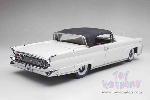 Sun Star Platinum - Lincoln Continental MKIII Close Convertible (1958, 1/18 scale diecast model car, Starmist White) 4709