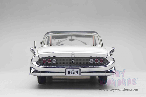 Sun Star Platinum - Lincoln Continental MKIII Close Convertible (1958, 1/18 scale diecast model car, Starmist White) 4709