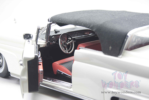 Sun Star Platinum - Lincoln Continental MKIII Close Convertible (1958, 1/18 scale diecast model car, Starmist White) 4709