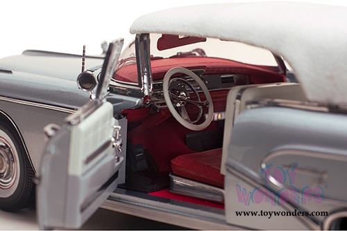 Sun Star Platinum - Buick&reg; Limited Closed Convertible (1958 1/18 scale diecast model car, Silver Mist) 4816
