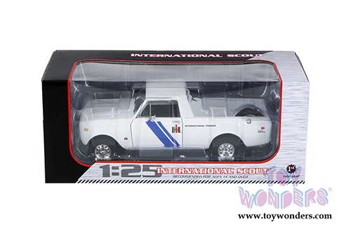 First Gear - International Scout Terra Pick Up Truck (1979, 1/25 scale diecast model car, White) 49-0358