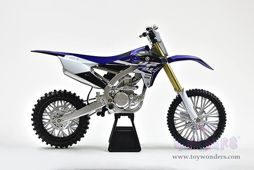 New Ray - Yamaha YZ450F Dirt Bike (2017, 1/6 scale diecast model bike, White/Blue) 49643