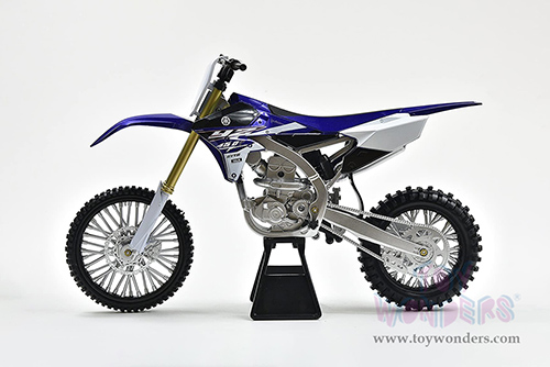 New Ray - Yamaha YZ450F Dirt Bike (2017, 1/6 scale diecast model bike, White/Blue) 49643