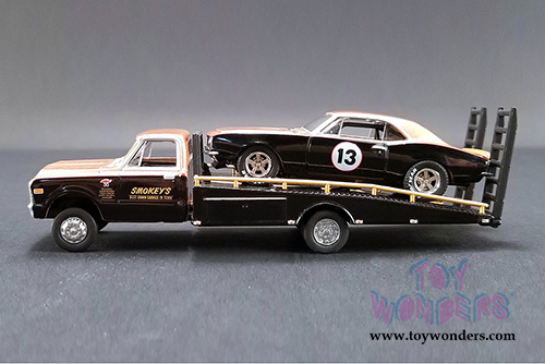 Greenlight/ACME - 1967 Chevrolet&reg; C30 Ramp Truck with 1967 Chevrolet&reg; Camaro&reg; Trans Am #13 (1967, 1/64 scale diecast model car, Gold/Black) 51164