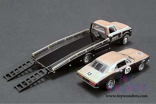 Greenlight/ACME - 1967 Chevrolet&reg; C30 Ramp Truck with 1967 Chevrolet&reg; Camaro&reg; Trans Am #13 (1967, 1/64 scale diecast model car, Gold/Black) 51164