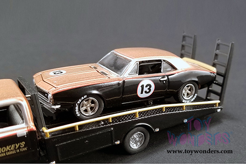 Greenlight/ACME - 1967 Chevrolet&reg; C30 Ramp Truck with 1967 Chevrolet&reg; Camaro&reg; Trans Am #13 (1967, 1/64 scale diecast model car, Gold/Black) 51164