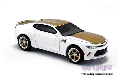 Greenlight/ACME - Hurst Performance | 2018 Chevrolet&reg; 3500 Dually Pick-Up Truck with 2018 Chevrolet&reg; Camaro&reg; SS and HD Trailer (1/64 scale diecast model car, Gold/White) 51323