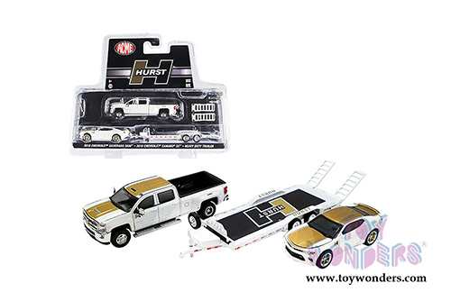 Greenlight/ACME - Hurst Performance | 2018 Chevrolet&reg; 3500 Dually Pick-Up Truck with 2018 Chevrolet&reg; Camaro&reg; SS and HD Trailer (1/64 scale diecast model car, Gold/White) 51323