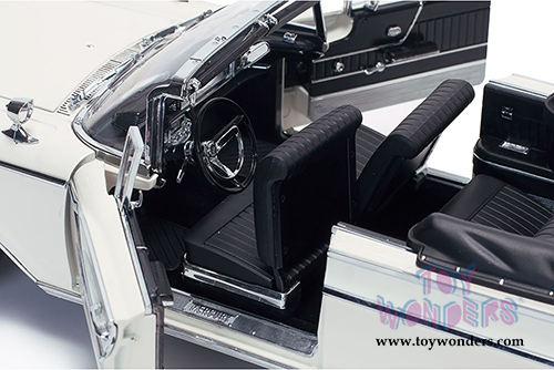 Sun Star Platinum - Mercury Park Lane Open Convertible (1959, 1/18 scale diecast model car, Marble White) 5154