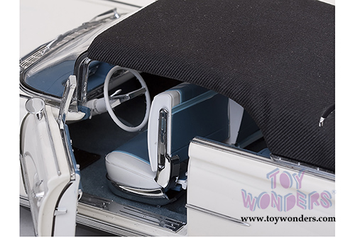 Sun Star Platinum - Oldsmobile "98" Closed Convertible (1959, 1/18 scale diecast model car, Black/Polaris White) 5233