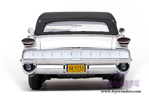 Sun Star Platinum - Oldsmobile "98" Closed Convertible (1959, 1/18 scale diecast model car, Black/Polaris White) 5233