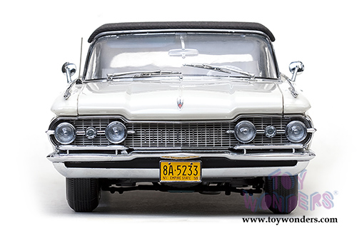 Sun Star Platinum - Oldsmobile "98" Closed Convertible (1959, 1/18 scale diecast model car, Black/Polaris White) 5233