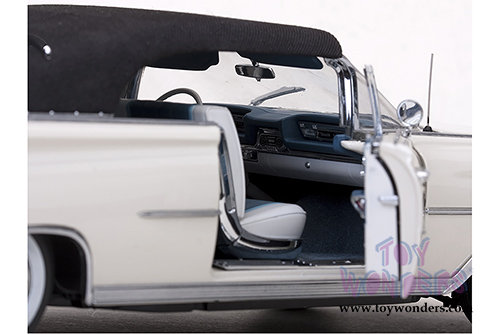 Sun Star Platinum - Oldsmobile "98" Closed Convertible (1959, 1/18 scale diecast model car, Black/Polaris White) 5233