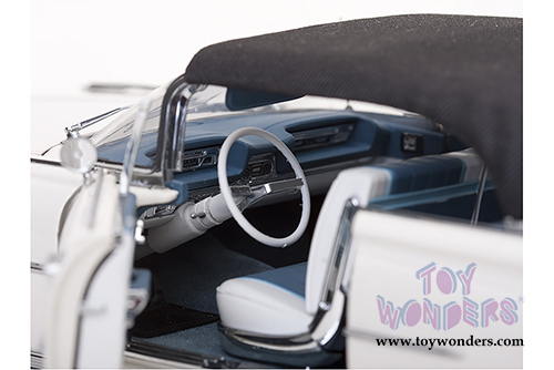 Sun Star Platinum - Oldsmobile "98" Closed Convertible (1959, 1/18 scale diecast model car, Black/Polaris White) 5233