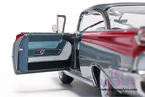 Sun Star Platinum - Oldsmobile "98" Hardtop (1959, 1/18 scale diecast model car, Silver Mist/Cardinal Red) 5243