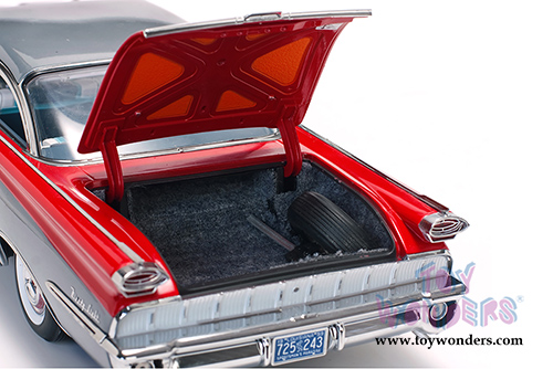 Sun Star Platinum - Oldsmobile "98" Hardtop (1959, 1/18 scale diecast model car, Silver Mist/Cardinal Red) 5243