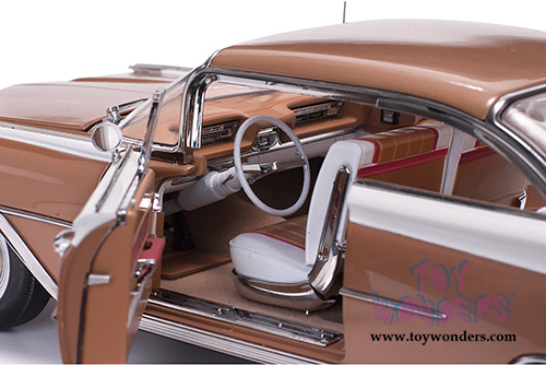 Sun Star Platinum - Oldsmobile "98" Hardtop (1959, 1/18 scale diecast model car, Bronze Mist/Polaris White) 5244