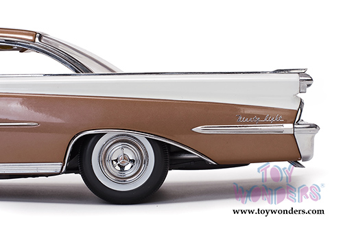 Sun Star Platinum - Oldsmobile "98" Hardtop (1959, 1/18 scale diecast model car, Bronze Mist/Polaris White) 5244