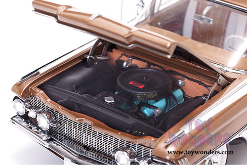 Sun Star Platinum - Oldsmobile "98" Hardtop (1959, 1/18 scale diecast model car, Bronze Mist/Polaris White) 5244