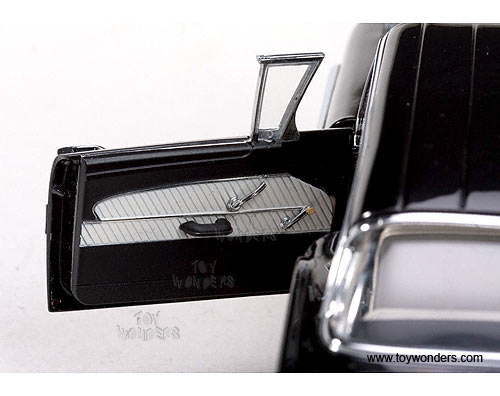 1958 Ford Fairlane 500 Hard Top 5272 1/18 scale Sun Star