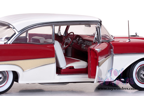 Sun Star Platinum - Ford Fairlane 500 Hard Top (1958, 1/18 scale diecast model car, Colonial White/Torch Red) 5274