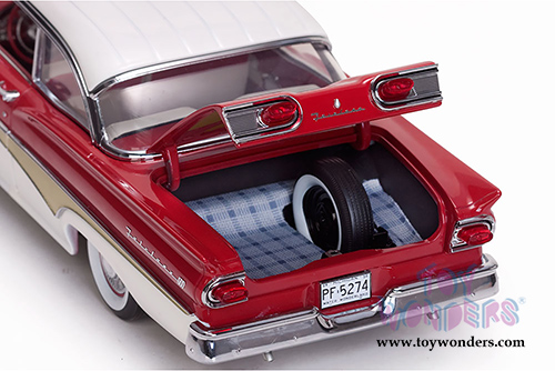 Sun Star Platinum - Ford Fairlane 500 Hard Top (1958, 1/18 scale diecast model car, Colonial White/Torch Red) 5274