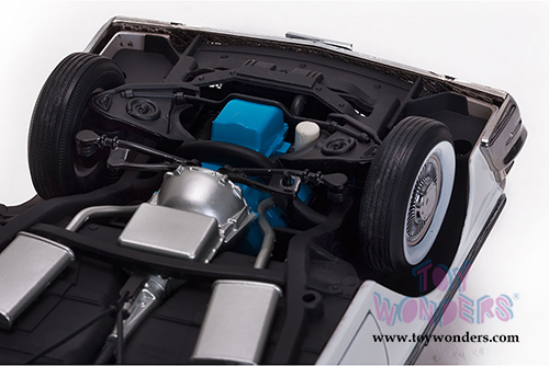 Sun Star Platinum - Ford Fairlane 500 Hard Top (1958, 1/18 scale diecast model car, Colonial White/Torch Red) 5274