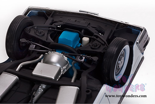 Sun Star Platinum - Ford Fairlane "Around The World" Hard Top (1958, 1/18 scale diecast model car, Colonial White/Silverstone Blue) 5283