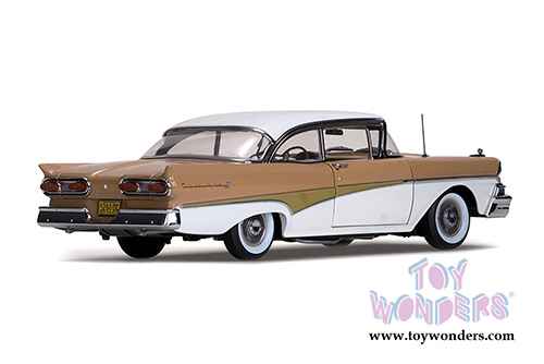 Sun Star Platinum - Ford Fairlane 500 Hardtop (1958, 1/18 scale diecast model car, White/Palomino Tan) 5284